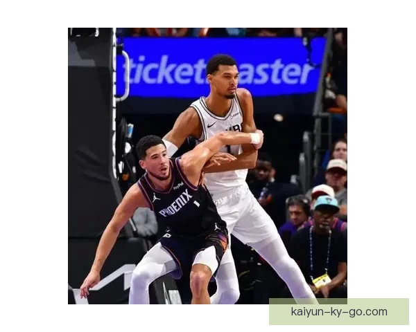 文班亚马统治攻防砍下26分14篮板马刺三人20加狂胜热火迎来六连胜